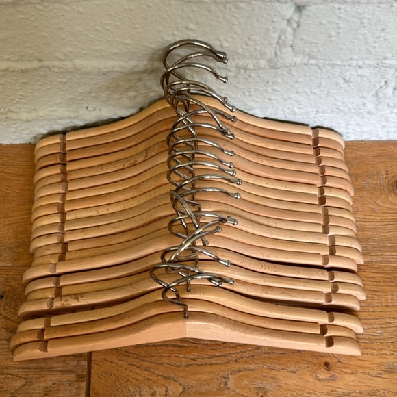 Children’s Wooden Hangers Set of 20 - Picture 3 of 3